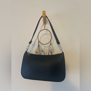 Black shoulder bag